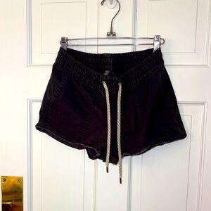 Vuori Shorts